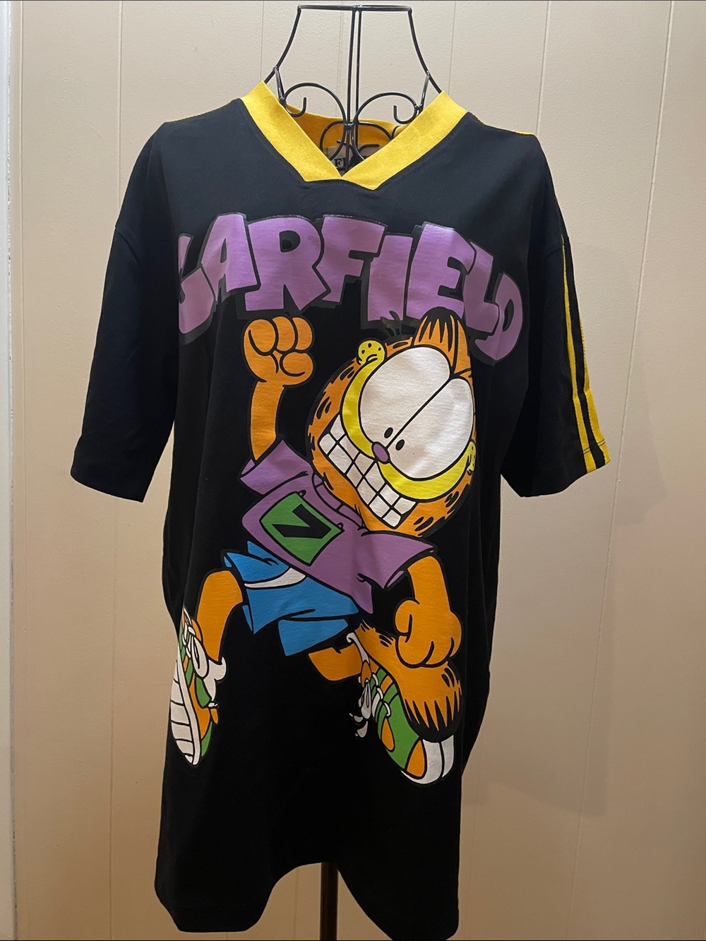 Garfield Graphic V-Neck Tee in Black and Yellow - Flower Brand from Thailand